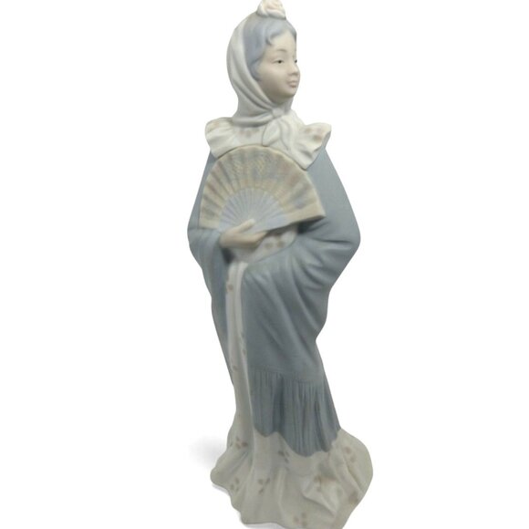 NAO By Lladro Woman with Fan Porcelain Figurine from Spain Vintage 12" Tall - Picture 3 of 10